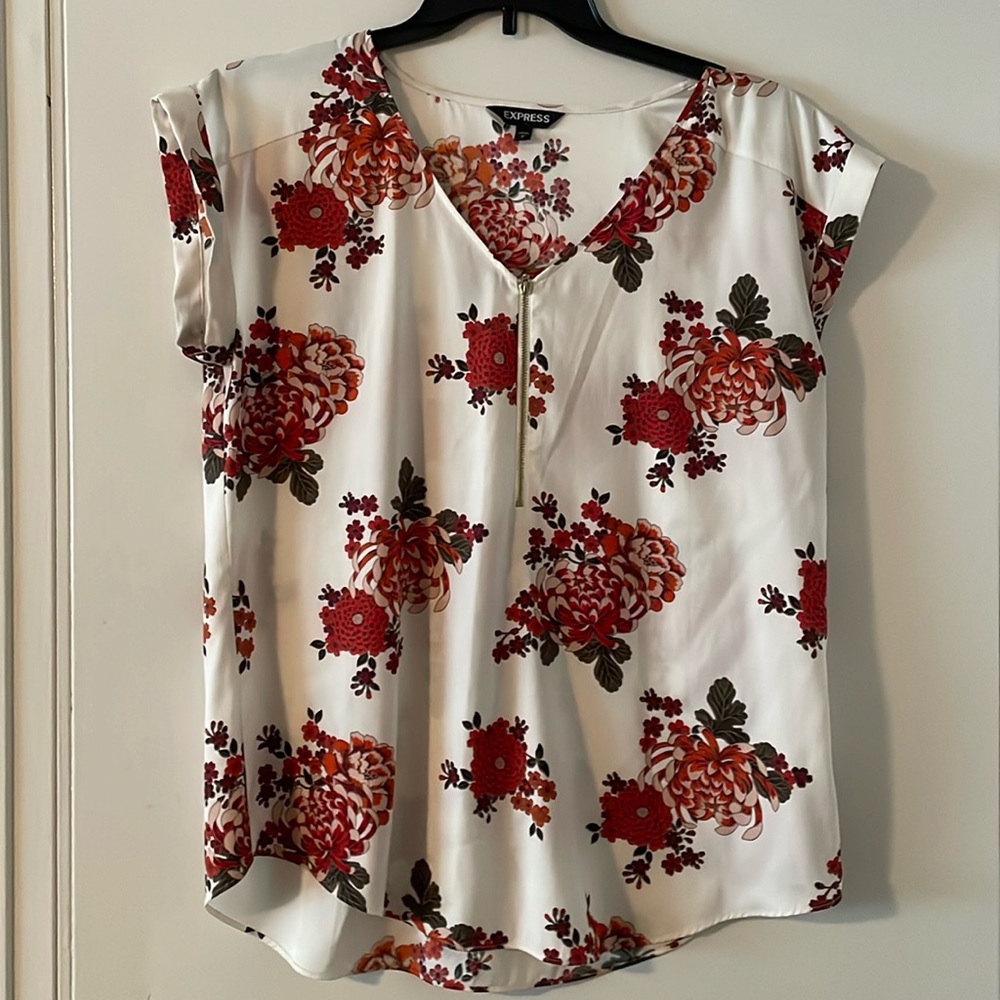 Floral top from Express Size Large